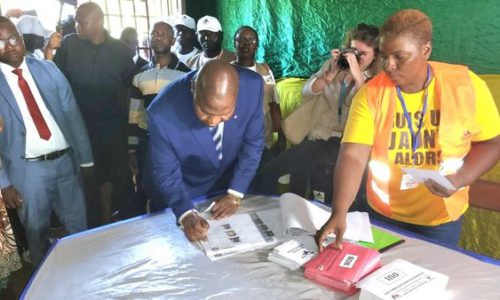 RÉFÉRENDUM CONSTITUTIONNEL DU 30 JUILLET 2023 :LE PRÉSIDENT DE LA RÉPUBLIQUE A VOTE AU LYCÉE BARTHÉLEMY BOGANDA DE BANGUI