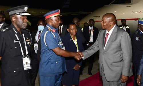 ARRIVEE DU PRESIDENT DE LA RÉPUBLIQUE À KAMPALA EN OUGANDA POUR LE SOMMET DU MOUVEMENT DES NON-ALIGNES CE JEUDI 18 JANVIER 2024