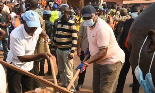 LA PREMIERE OPERATION KWA TI KODRO 2024 AU MARCHE COMBATTANT DANS LE 8ÈME  ARRONDISSEMENT DE BANGUI