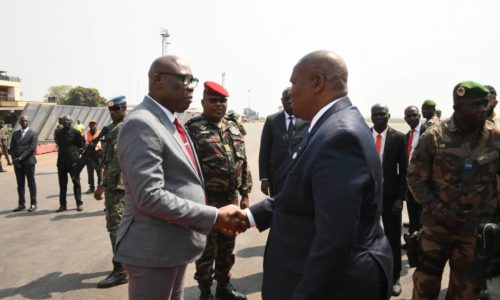 UN ACCUEIL CHALEUREUX EST RESERVE AU PRESIDENT DE LA REPUBLIQUE A L’AEROPORT INTERNATIONAL BANGUI-MPOKO