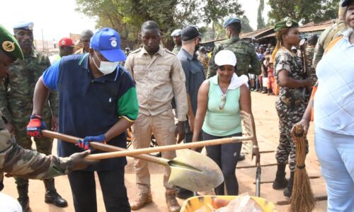 OPÉRATION KWA TI KODRO AU MARCHÉ COMBATTANT