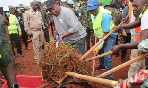 OPÉRATION KWA TI KODRO DU SAMEDI 20 JUILLET 2024 : DÉSHERBAGE DES ALENTOURS DU SIÈGE DE LA CEMAC