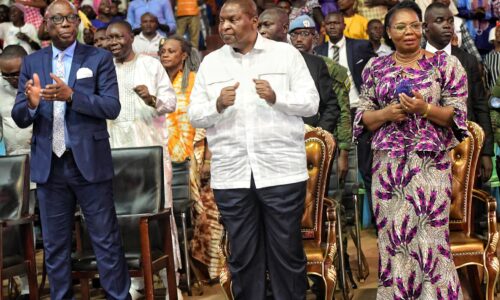 LE COUPLE PRÉSIDENTIEL TINA ET FAUSTIN ARCHANGE TOUADERA PARTICIPE AU CULTE SPÉCIAL DE REPENTANCE NATIONALE