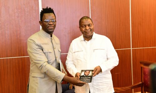 DÉDICACE DU LIVRE « FAUSTIN ARCHANGE TOUADERA LE BÂTISSEUR » DE L’APÔTRE ACHILLE MAURAISE POUKAMA
